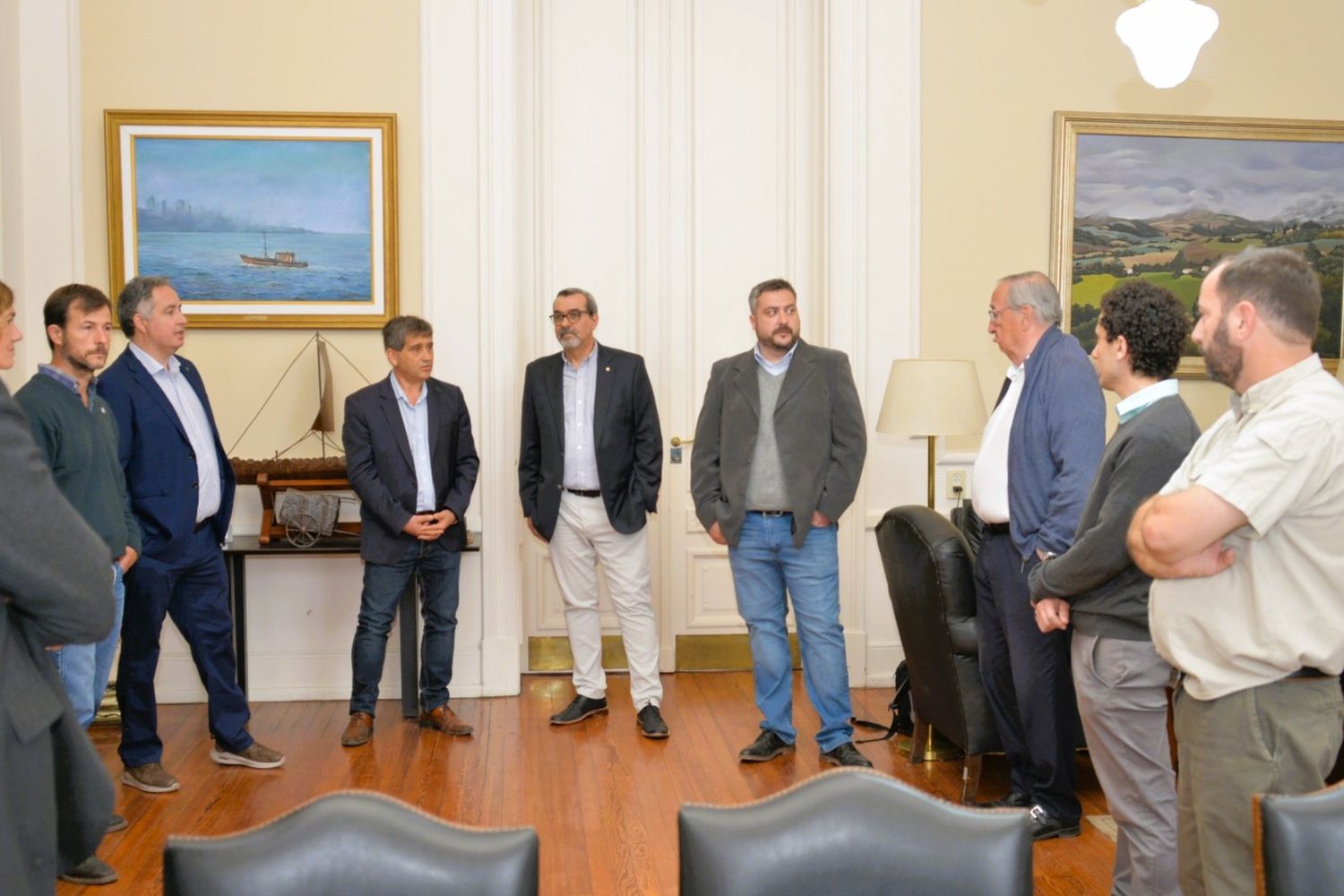 Intendentes de la región se reunieron por la reactivación del tren de cargas al puerto Quequén