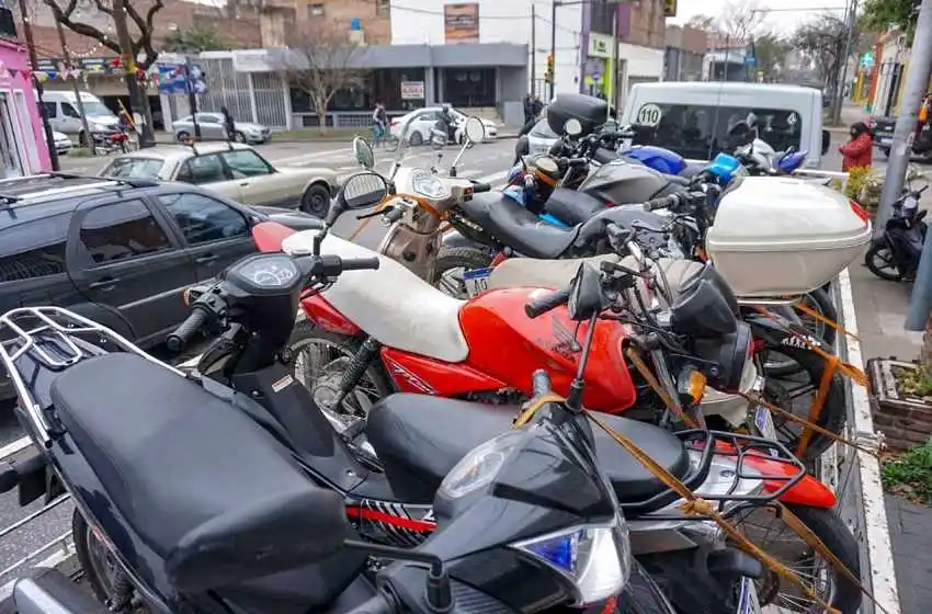 Zona oeste: remitieron 26 vehículos al corralón por falta de documentación y controlaron comercios