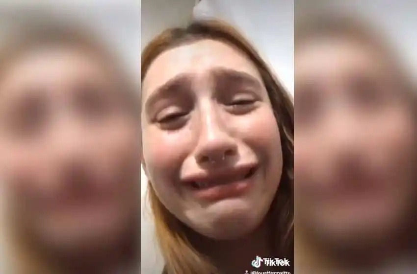 El desesperado llanto de una adolescente que se perdió el viaje a Bariloche y se volvió viral