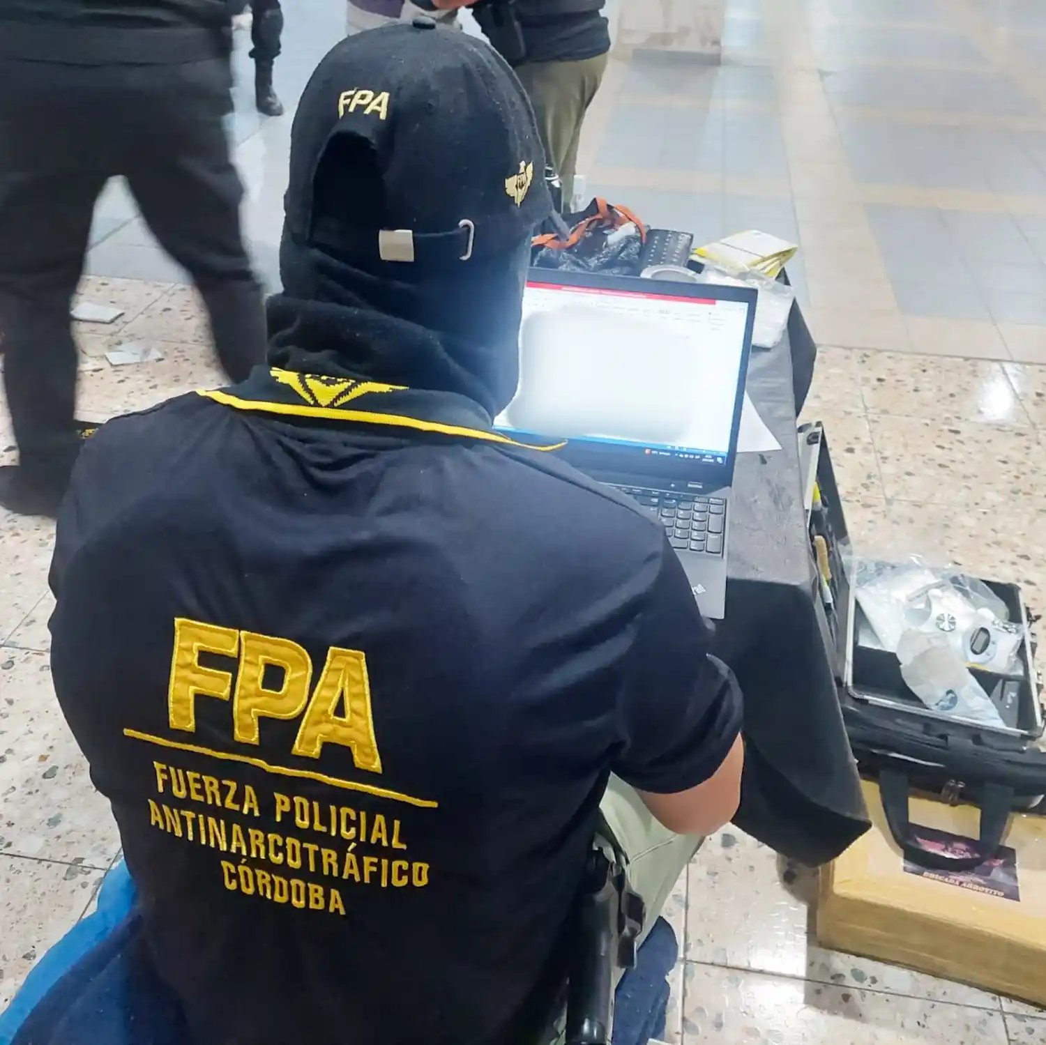 FPA detuvo a una pareja y secuestró estupefacientes en Arroyito