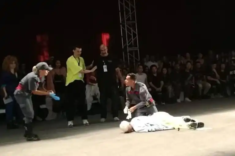 Un modelo murió en medio de un desfile en Brasil