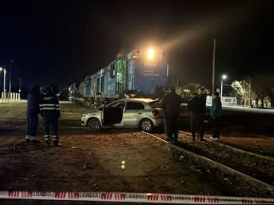 Accidente y milagro: una mujer de 74 años fue atropellada por un tren y sobrevivió