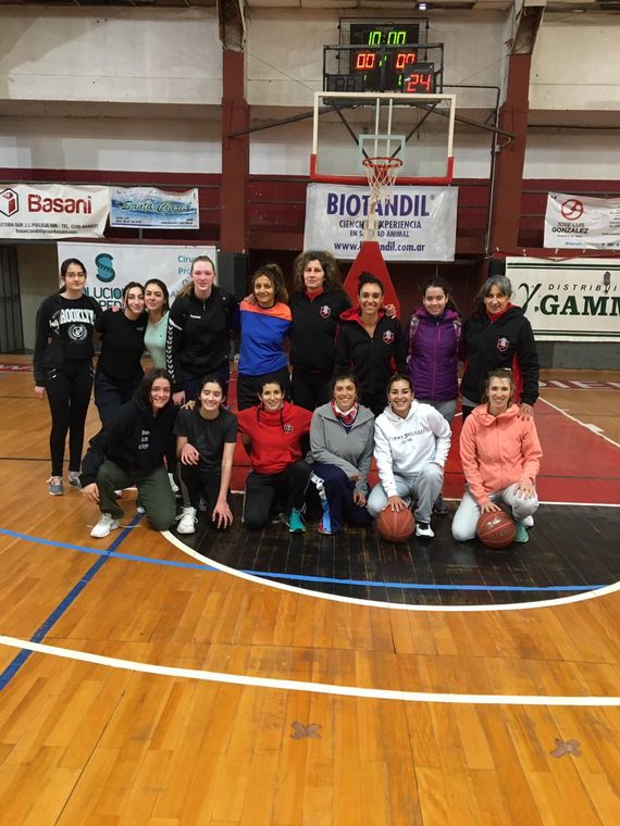 El básquet femenino tiene su espacio en el rojinegro