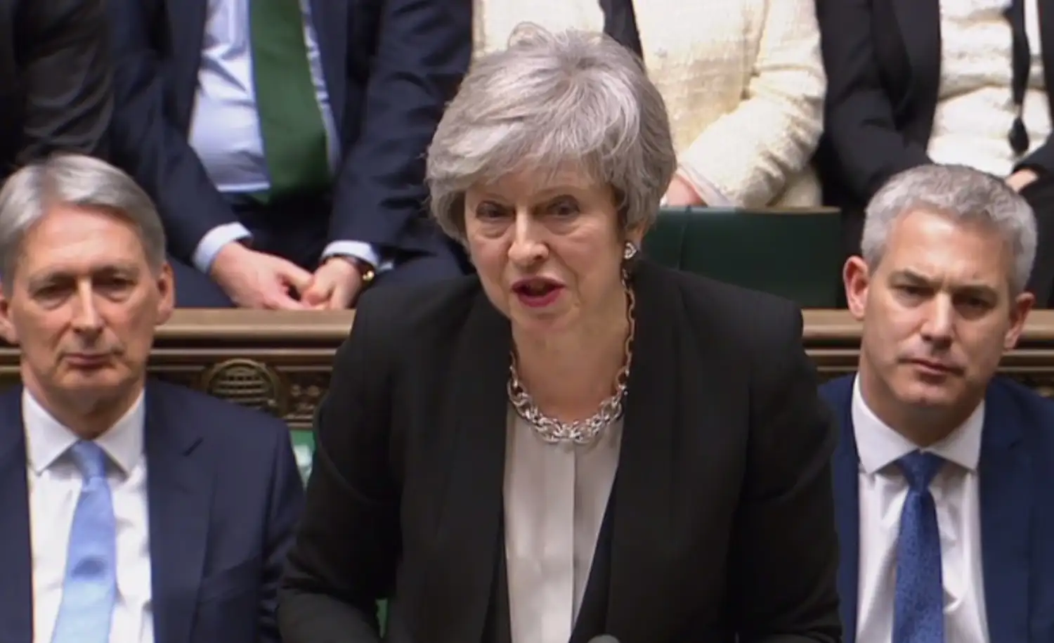 El Parlamento aprobó una enmienda apoyada por May para renegociar el acuerdo del Brexit
