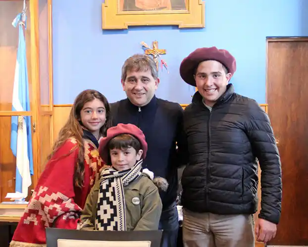 Fioramonti recibió a jóvenes destacados en destreza criolla