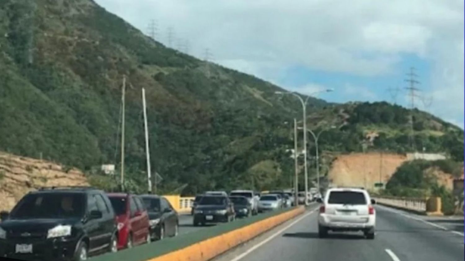 ¡ATENTOS! Procederán al cierre parcial de la autopista Caracas-La Guaira este 27Ene