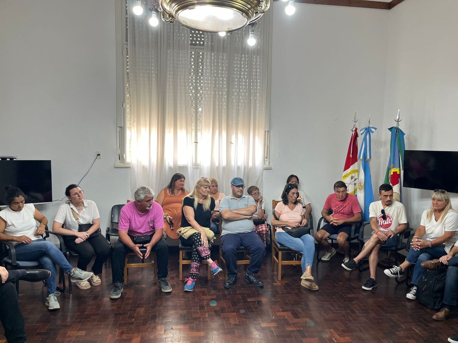 El dirigente vecinal recibió el apoyo de sus pares.