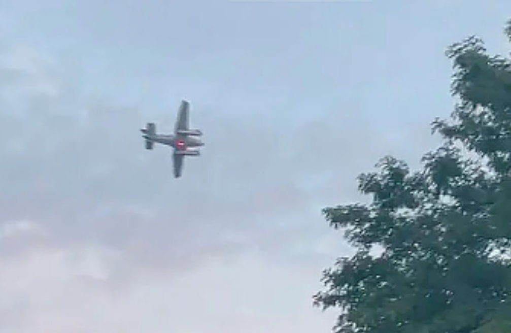 Estados Unidos: un piloto intentó estrellar su avioneta contra un centro comercial