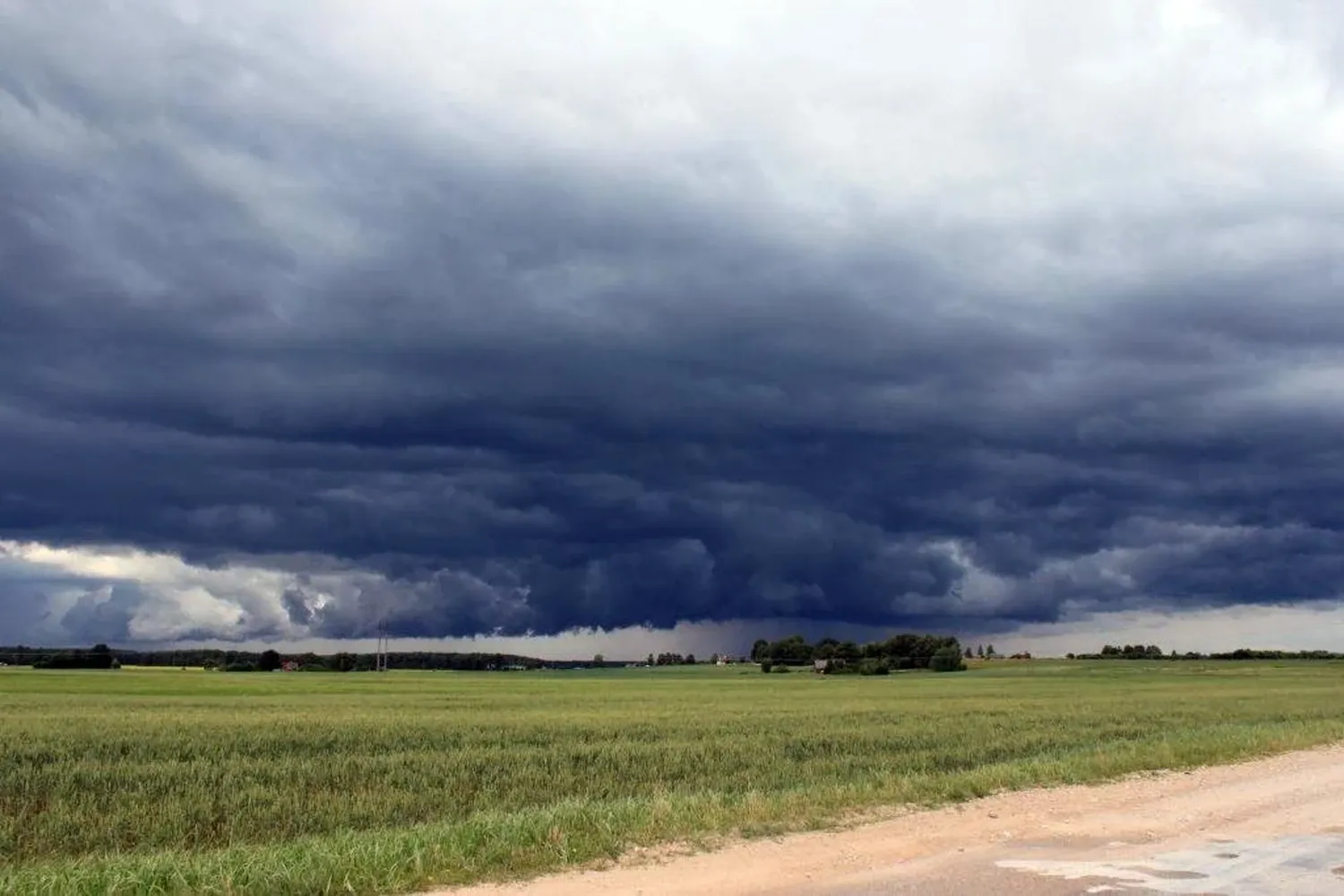 Un frente de tormenta descargó copiosas lluvias en una amplia región. Foto: BCR