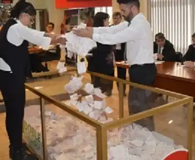 El IAFAS realizó el sorteo de los billetes no ganadores del Gordo de Navidad