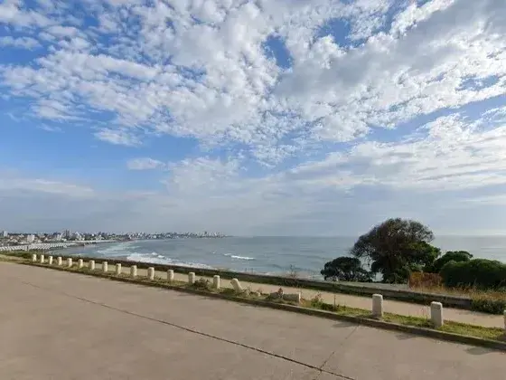La investigación se centra en la zona sur de Mar del Plata, donde fue hallado el cuerpo de una joven de 25 años que había salido a una supuesta entrevista laboral.