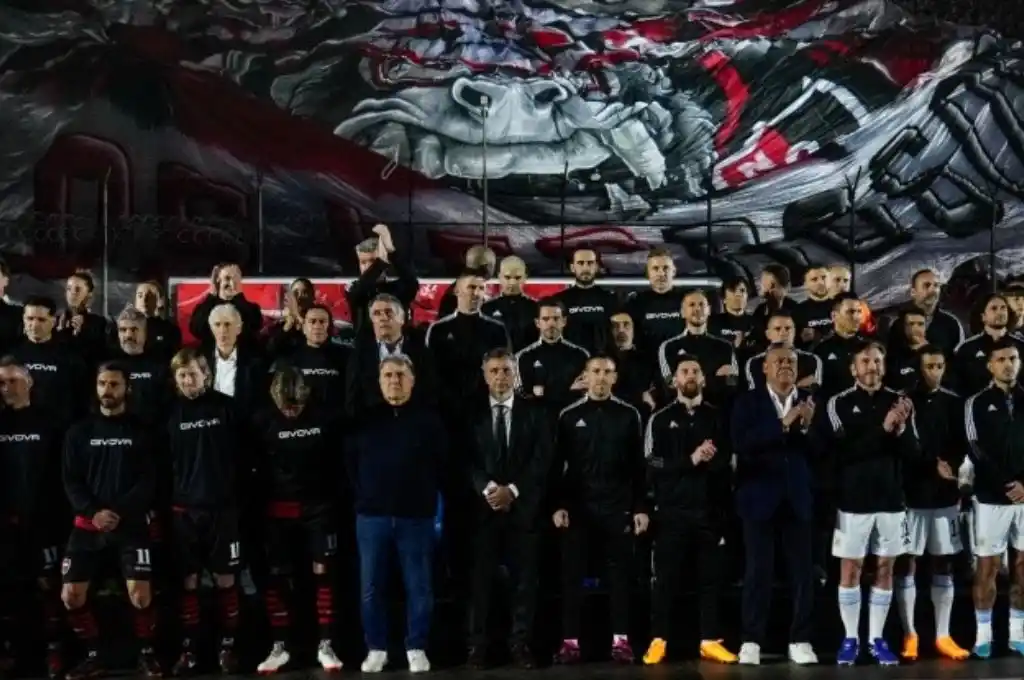 Astore se había presentado en Fiscalía con un abogado y negó relación con el despliegue de la bandera en el estadio