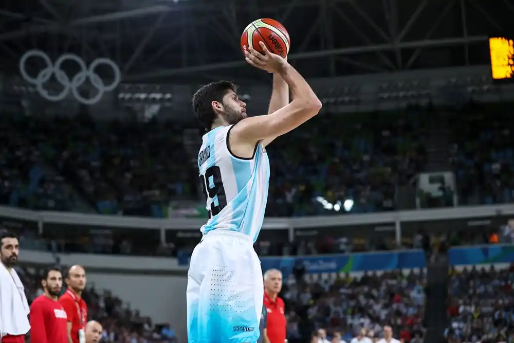 Vital triunfo de Argentina con Garino