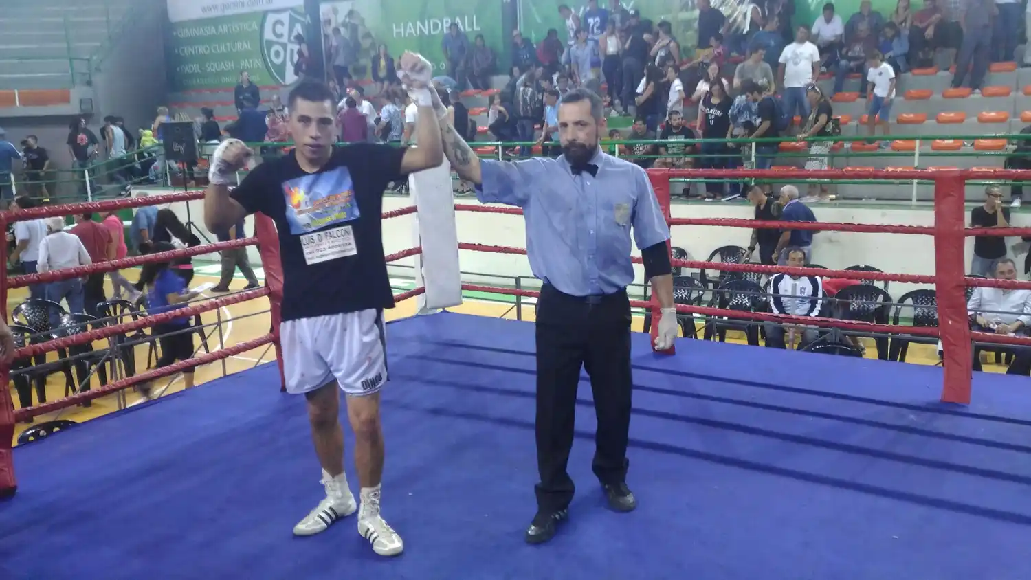 Debut con victoria para Manriquez