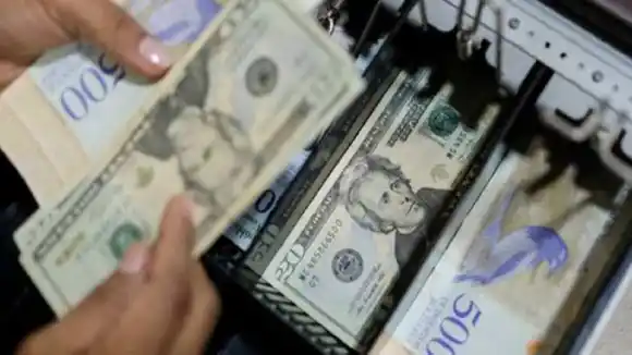 ¡DE 100 USD EN ADELANTE! BDV reajusta monto para retiros en dólares