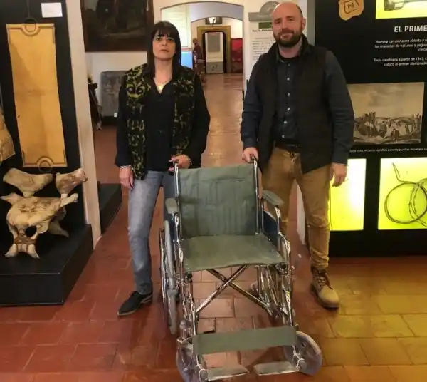 La municipalidad de Chascomús recibió libros de braille y sillas de ruedas para promover la inclusión