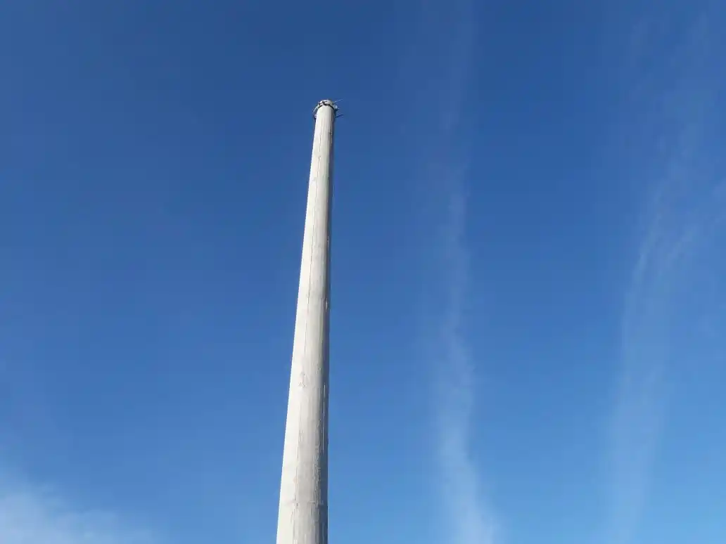 Un delincuente asaltó a un anciano en su casa