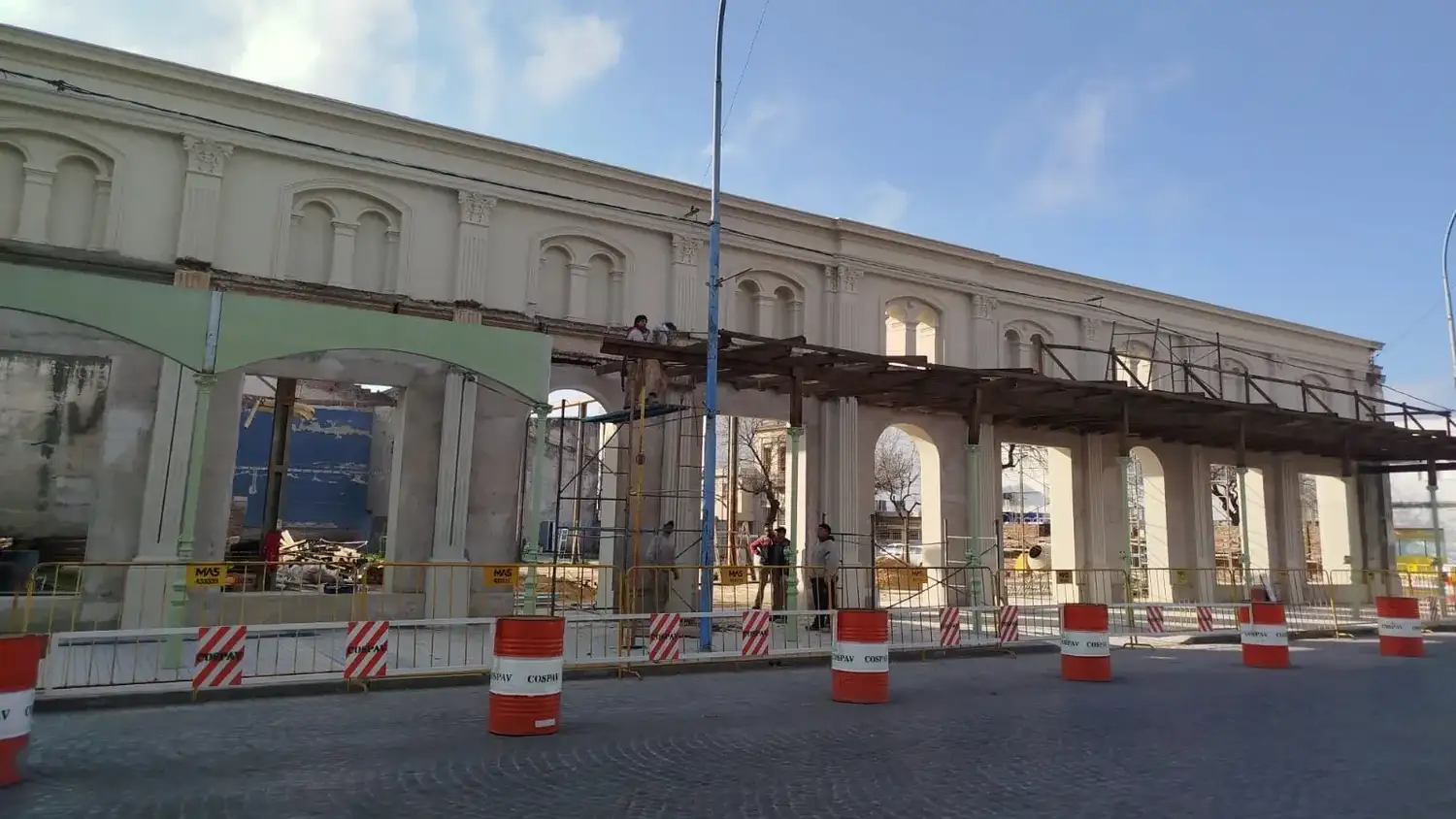 Después de nueve años, volvió a habilitarse la vereda de los ex Almacenes Ripamonti