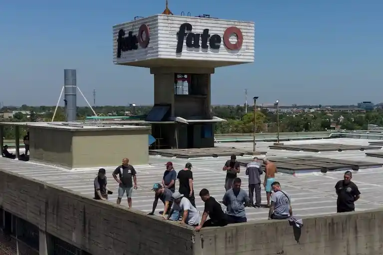 Cierre de FATE: trabajadores piden a la Provincia que estatice la planta y denuncian "abandono empresarial"