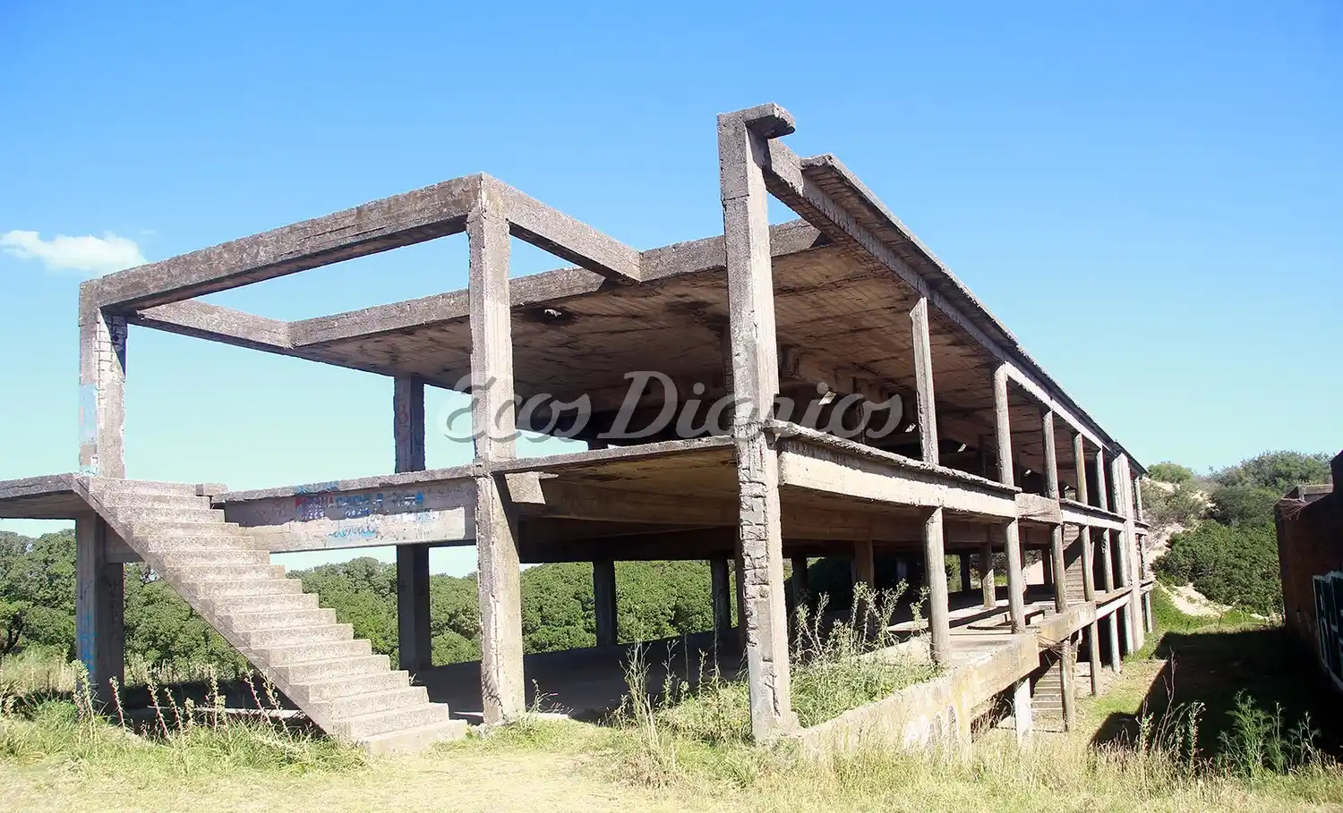 Al lado de la Plaza 3 de Agosto. Está ubicado la estructura y predio del Museo Rivadavia