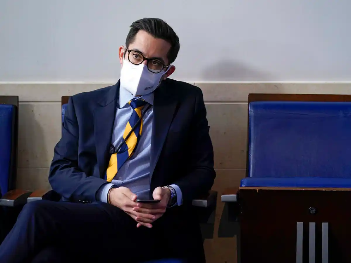 Renunció el subsecretario de Prensa de la Casa Blanca tras incidente con una periodista