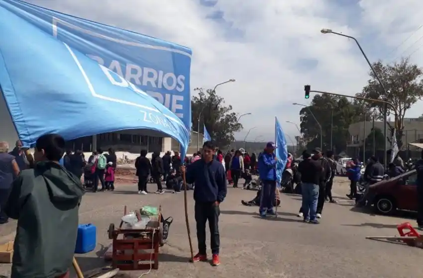 Organizaciones protestan en la ciudad con múltiples cortes de calle