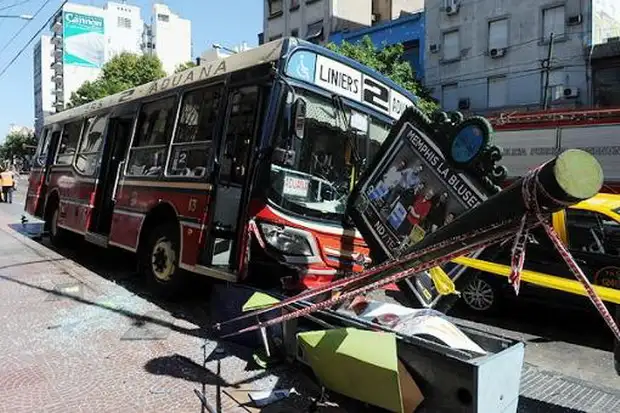 Micro provocó seguidilla de choques