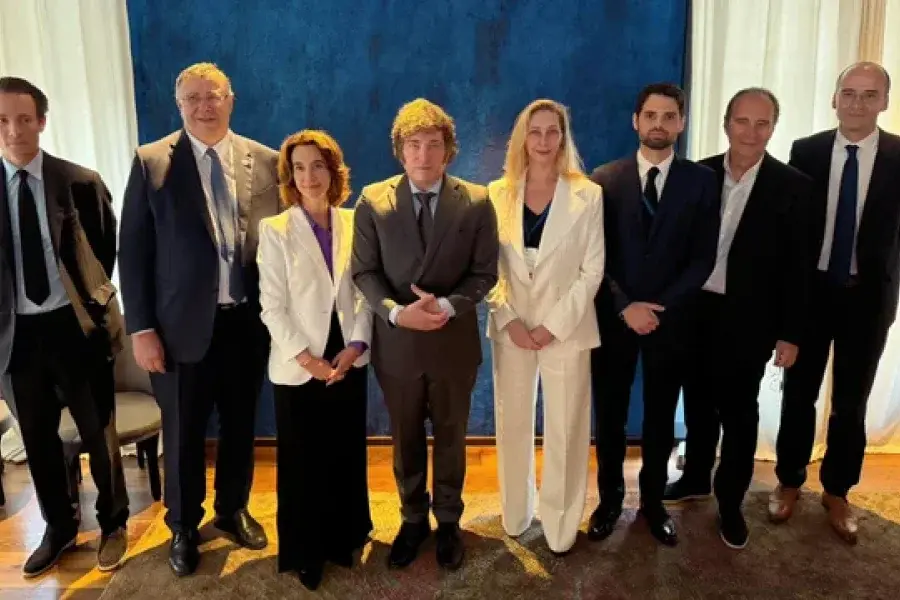 Tras el encuentro con Macron, Milei se reunió con empresarios y continúa su agenda en París
