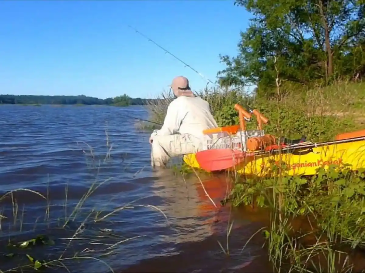 Una jueza de Entre Ríos autorizó a un preso a salir dos veces por semana para pescar