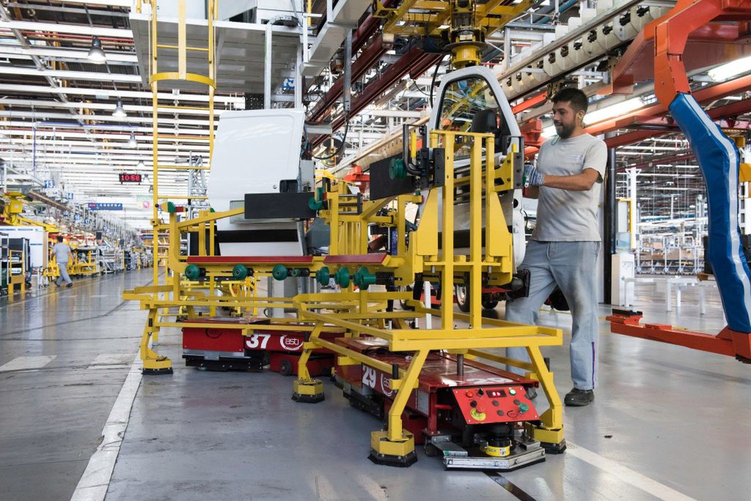 La economía cayó 11,5 por ciento en marzo, cuando se instrumentó el aislamiento social
