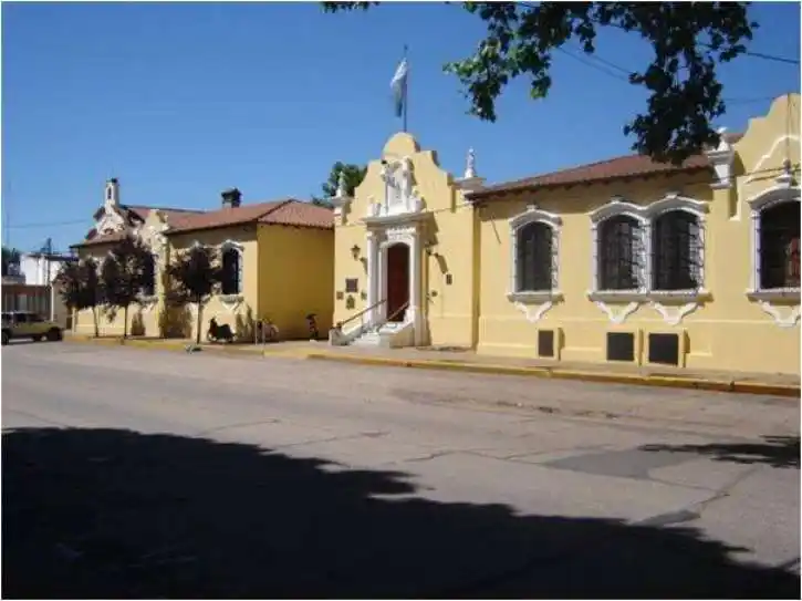Tras cien años, remodelaron los techos del hospital Vedia
