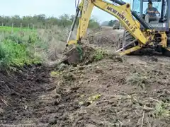 Vialidad Provincial avanza con trabajos de mejora en caminos de González Calderón