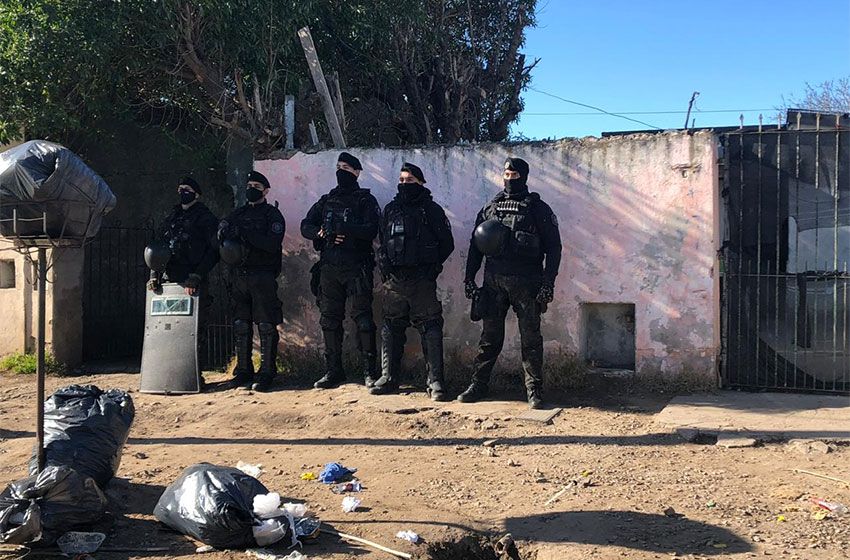 Detuvieron a dos hombres acusados de reiteradas entraderas en la zona oeste de la ciudad