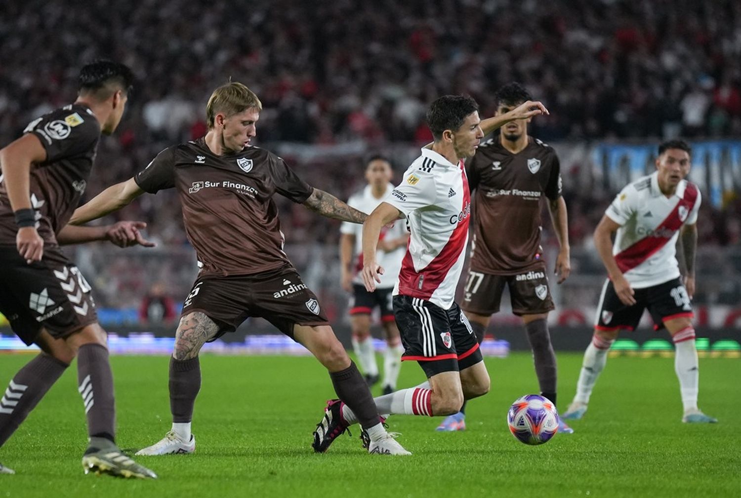 River tuvo que trabajar para volver a la victoria