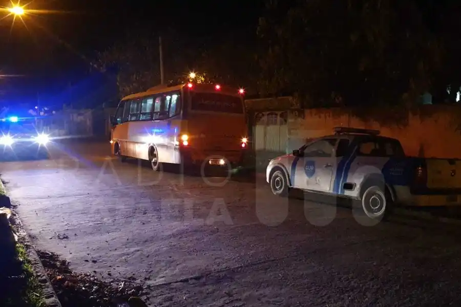 Preocupación por una menor de 2 años que se golpeó cuando un colectivo frenó de golpe