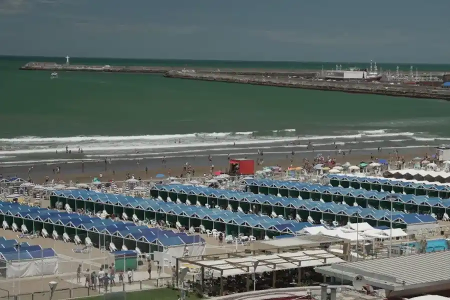 Verano 2025: alquilar una carpa en Mar del Plata costará más de un millón de pesos por mes