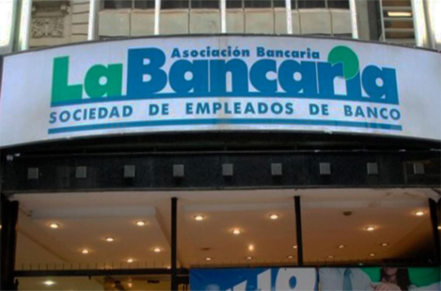 Los Bancarios acordaron paritaria del 94%