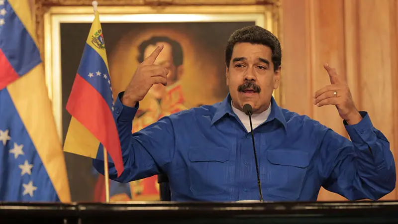 Maduro se corta solo