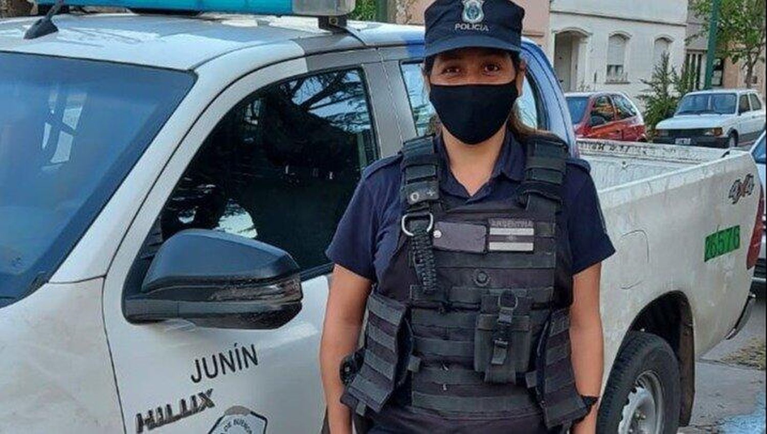 Junín: una mujer policía amamantó a una beba en estado de desnutrición