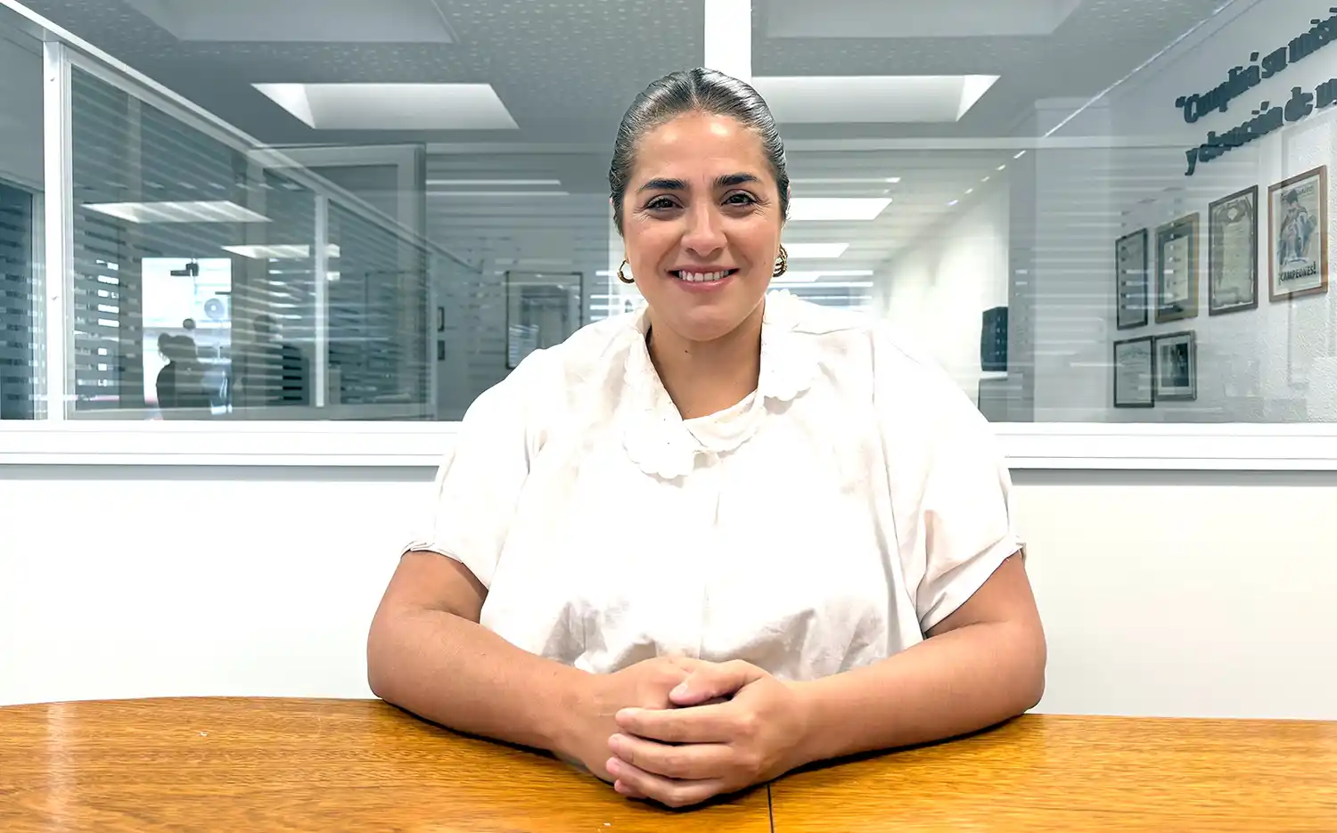 Gabriela Verónica Frechero. Cantante, diseñadora y apasionada del mundo artístico