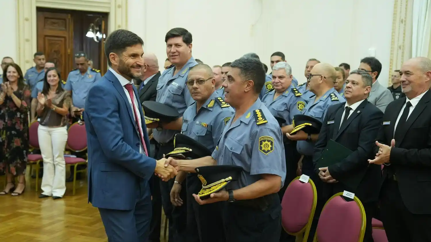 Pullaro destacó a la Policía y lanzó una beca para formar asistentes de investigación