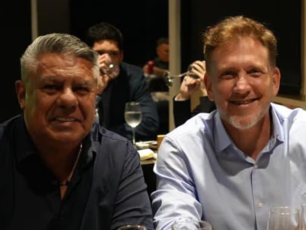 El presidente de la AFA, Claudio Chiqui Tapia, se reunió con Alejandro Domínguez, titular de la Conmebol . Foto: X/@AFA)