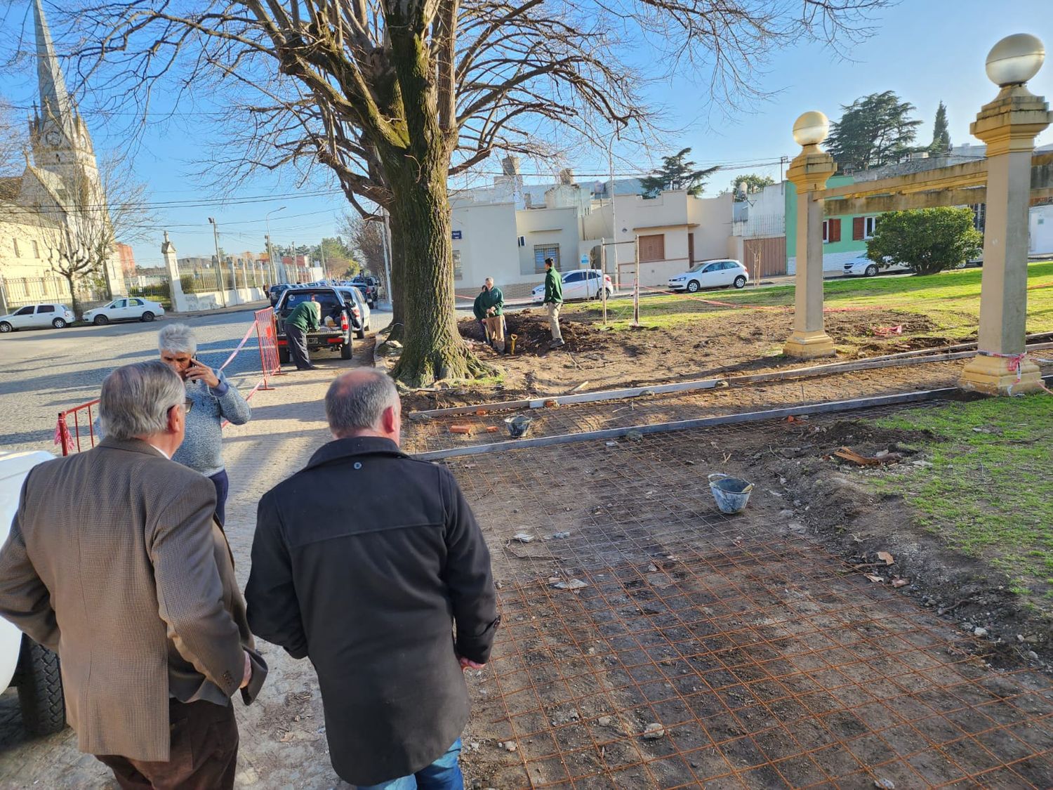 Lunghi supervisó el avance de obras en diferentes zonas de la ciudad