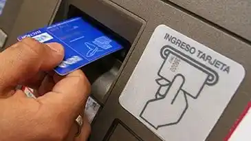 Dos argentinos presos en Uruguay por clonación de tarjetas
