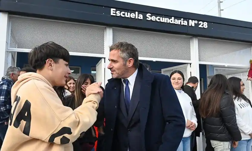 Achával inauguró una nueva secundaria: “Una escuela es siempre un lugar que transforma”