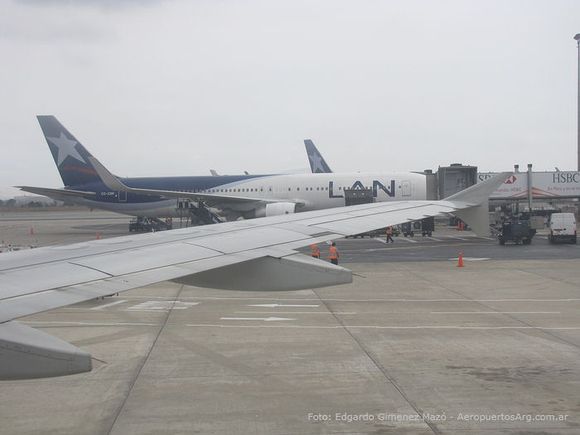 LAN Perú con vuelos a Isla de Pascua y La Habana