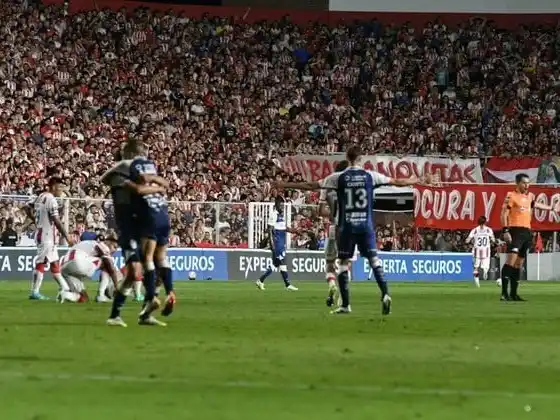 Duro fin de año para Unión en el 15 de Abril. Foto: Manuel Fabatía