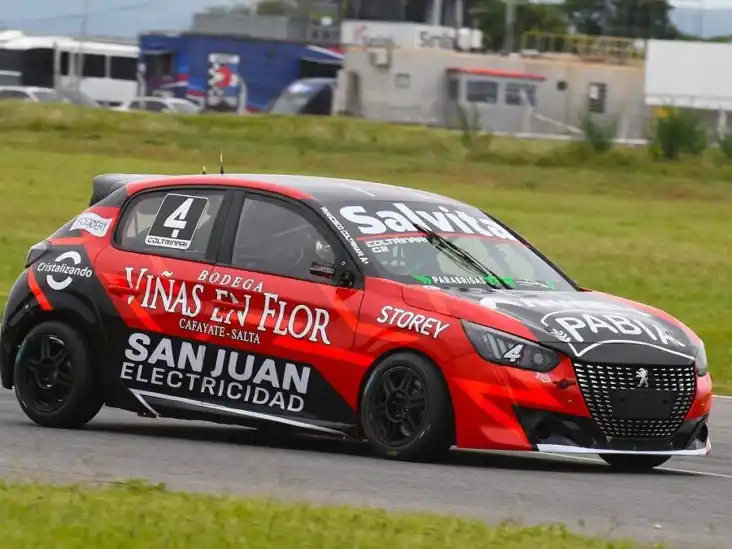 El Peugeot de Francisco Coltrinari.