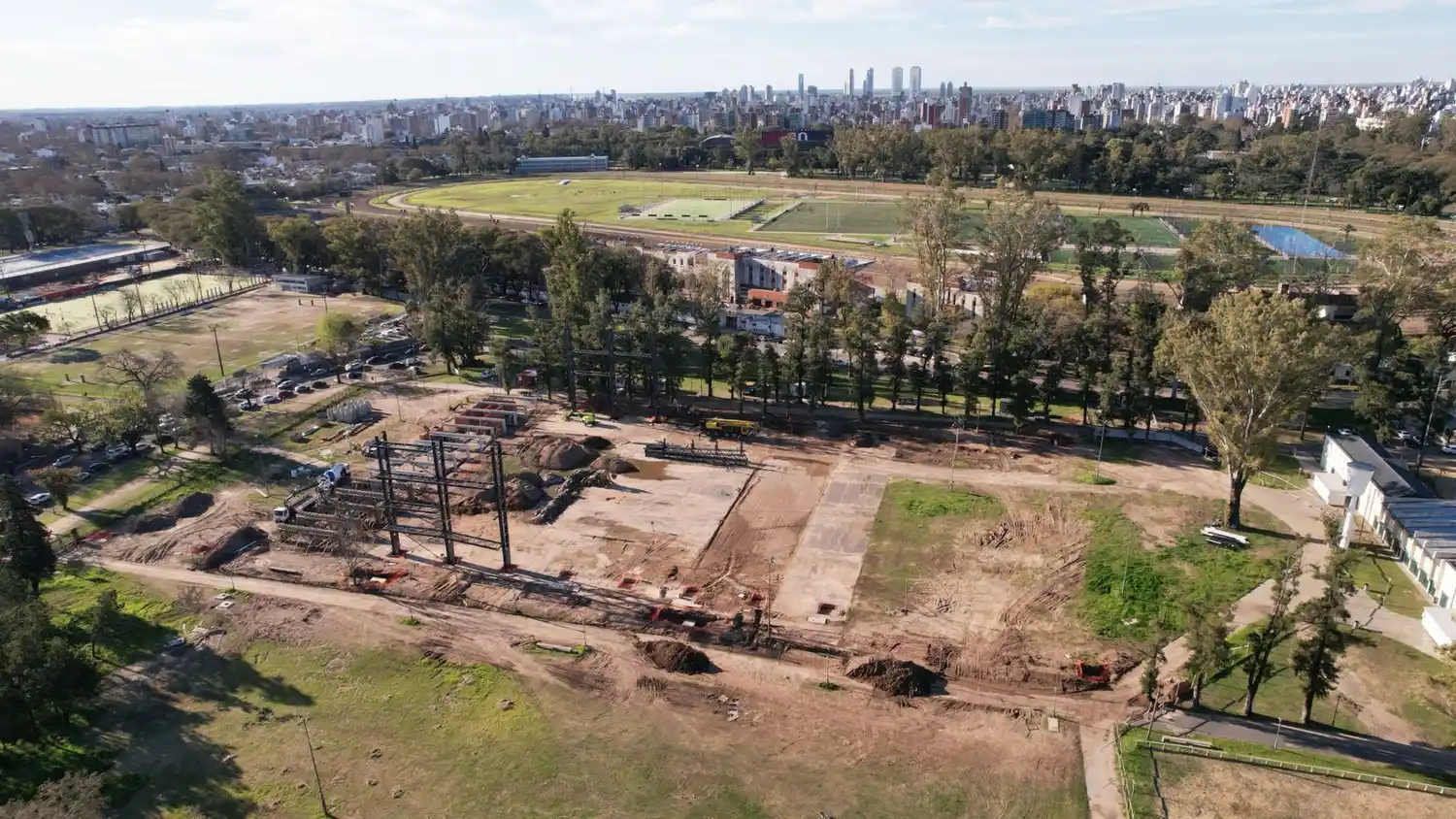 Comienza el montaje de la estructura metálica del nuevo Arena Rosario para los Juegos Suramericanos 2026