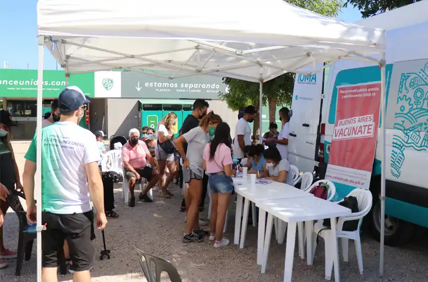 Nuevo punto de vacunación: de 10 a 14 en Once Unidos